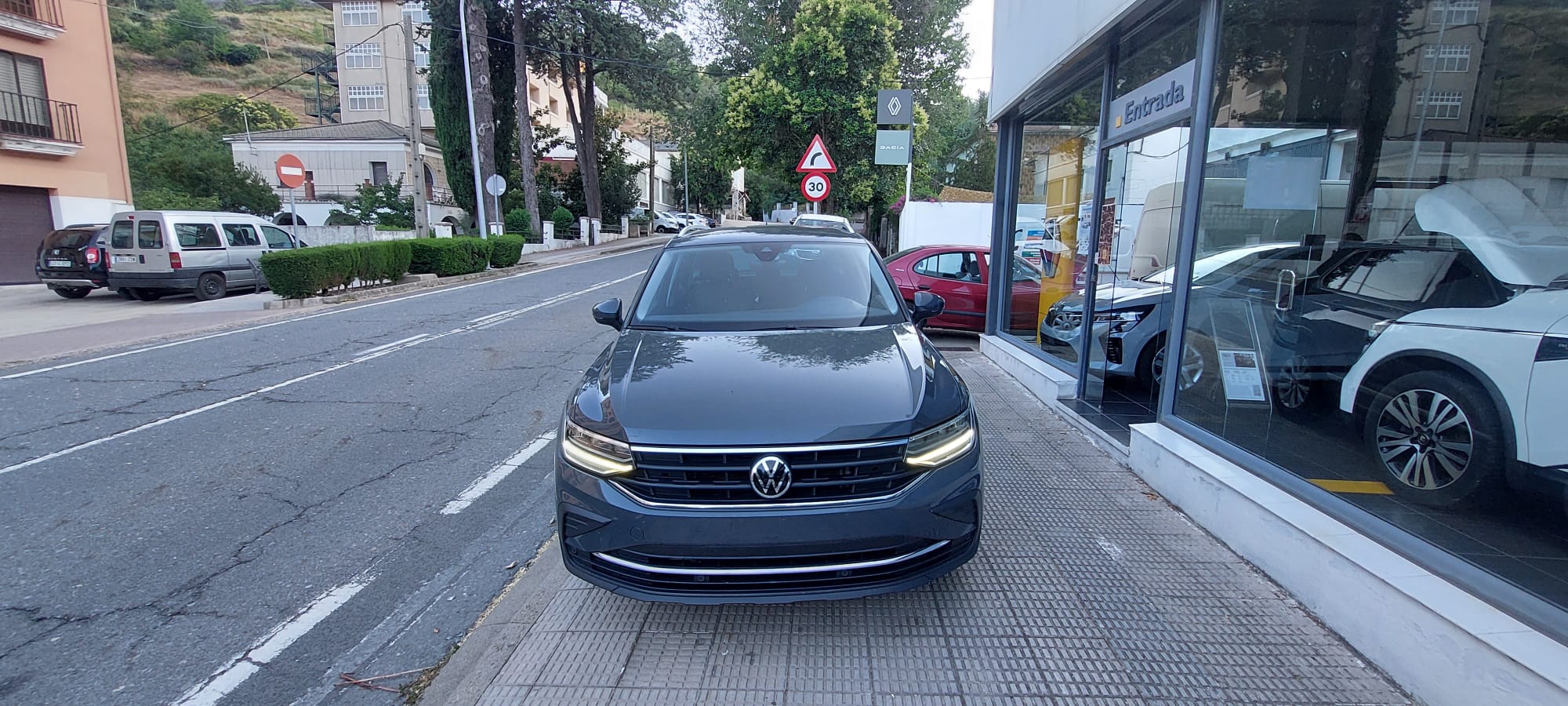 Volkswagen Tiguan 2.0 122cv miniatura 10